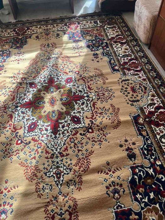 Оригинален персийски килим. Чисто нов.