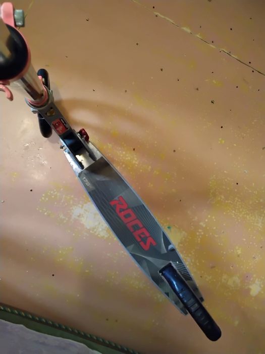 Самокат б/у (Roces)