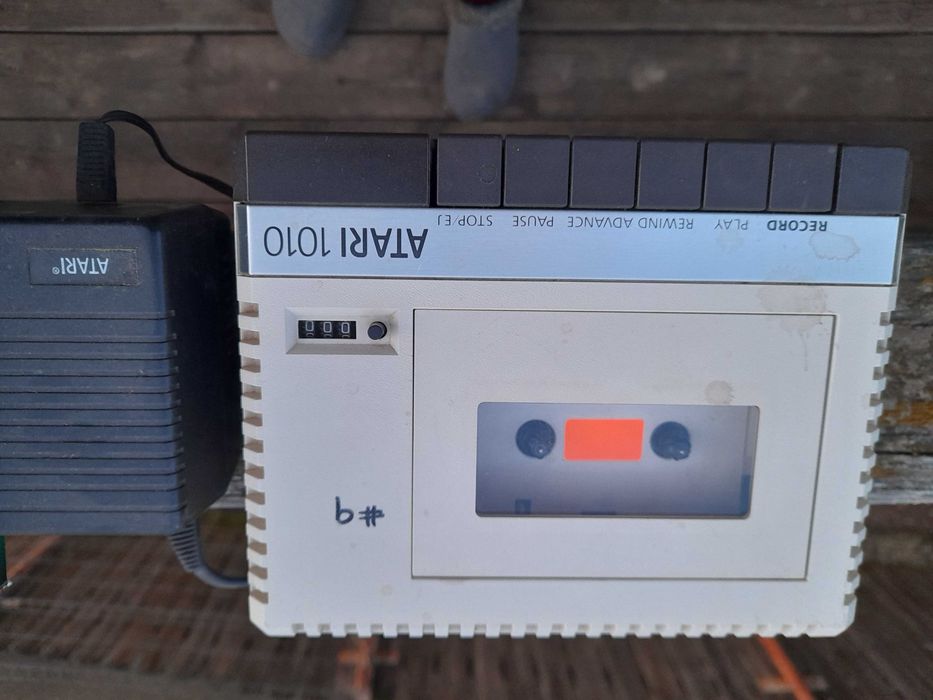 Casetofon  Atari 1010 + joystick