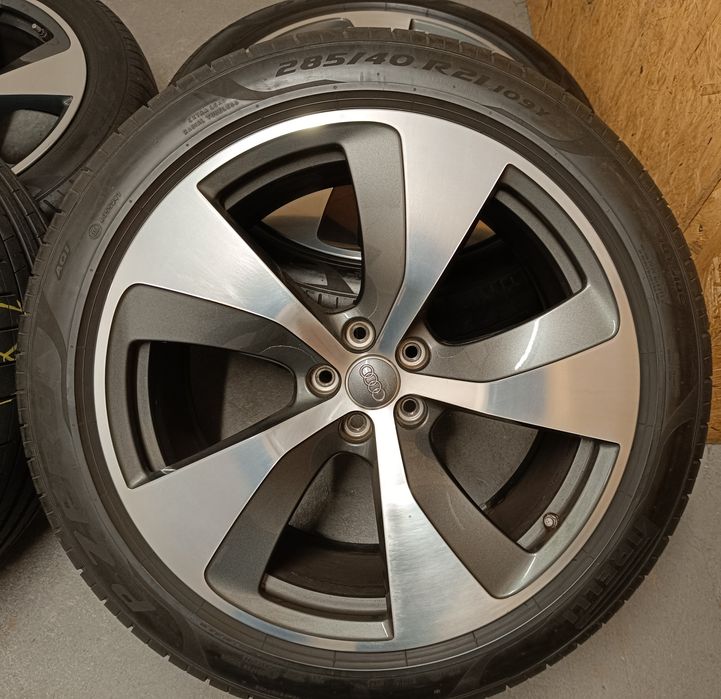 Оригинални джанти с гуми летни 21 цола за Audi Q7 SQ7 дот 2023г