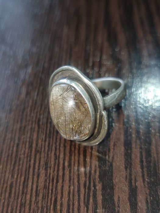 Кольцо с натуральным камнем волосатик