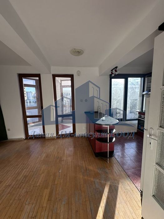 Дава се под наем Тристаен апартамент в Шумен, Военно училище - 103 кв.м за 382.5 € - Снимка #9