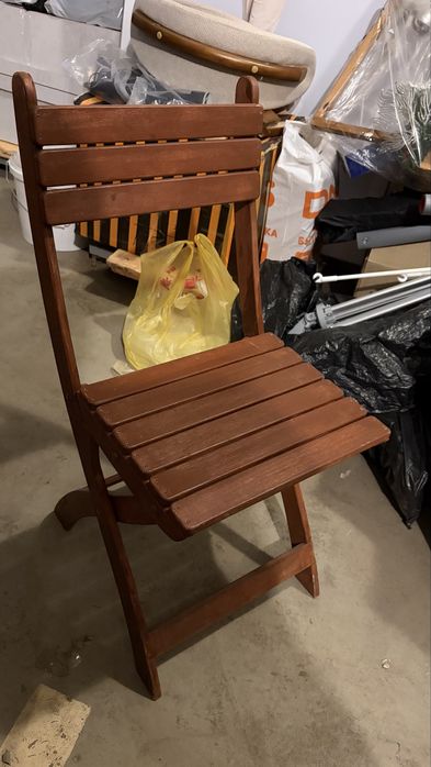 Продам скаллные стулья из дерева