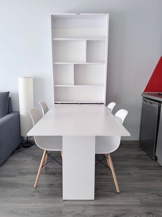 Маса/етажерка + столове 4 броя