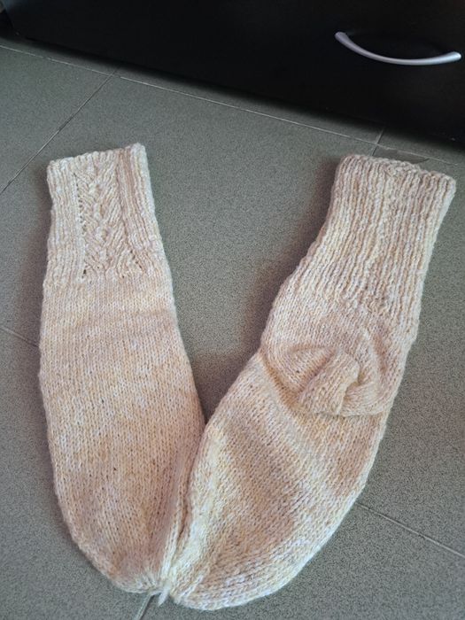 Плетени вълнени чорапи