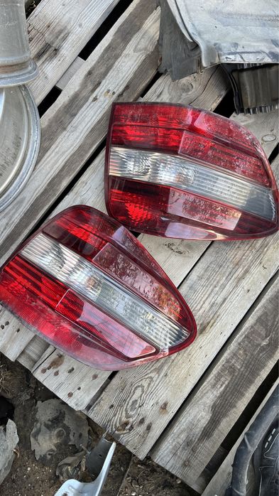 Tripla stop stanga dreapta mercedes ml w 164 piese dezmembrari