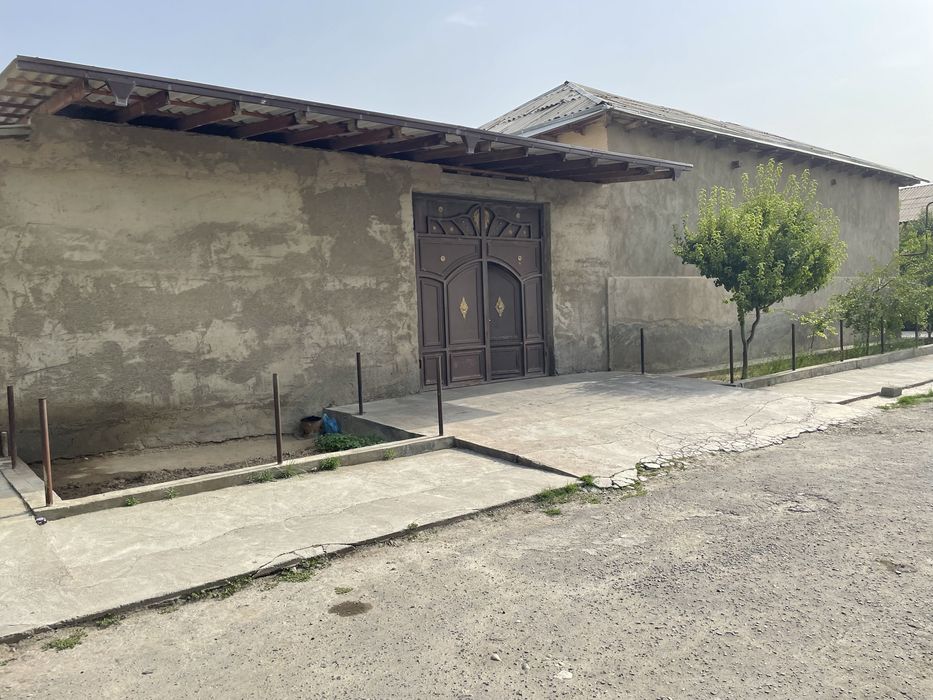 61 bozorn orqasdan uy sotilad