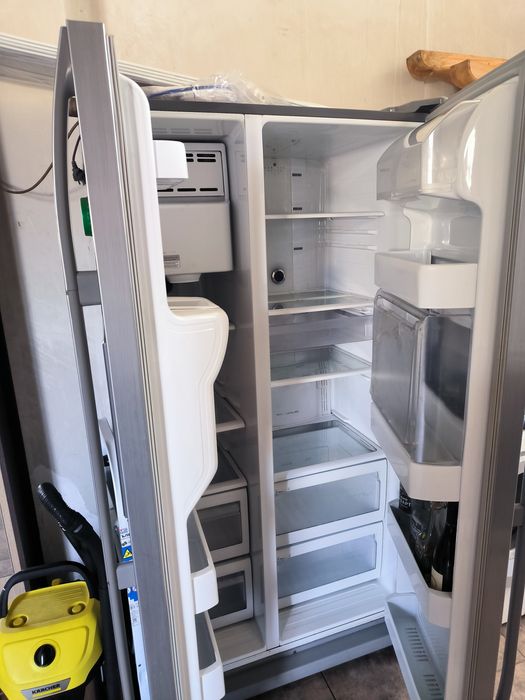 Хладилник Samsung Side by Side