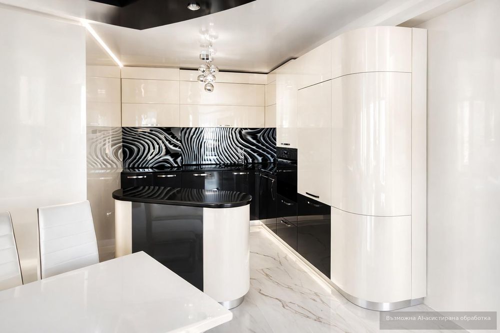 Дава се под наем Тристаен апартамент в Пловдив, Център - 100 кв.м за 797.64 € - Снимка #1