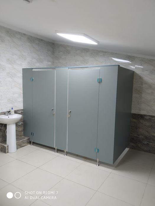 Туалетные кабинки  , сантех. перегородки