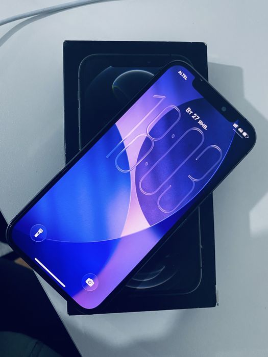 Айфон  12 про.