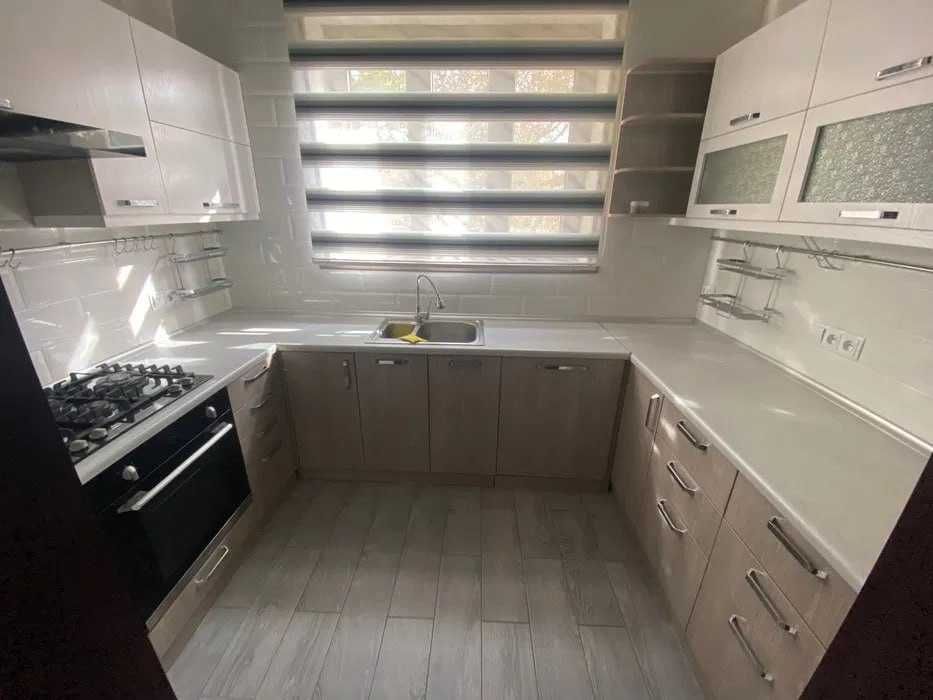 Сдаётся квартира 2/2/4 на ор-р Мирзо-Улугбекский Карасу 1