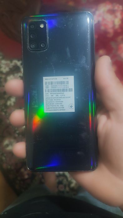 Продаю samsung a31 память 64
