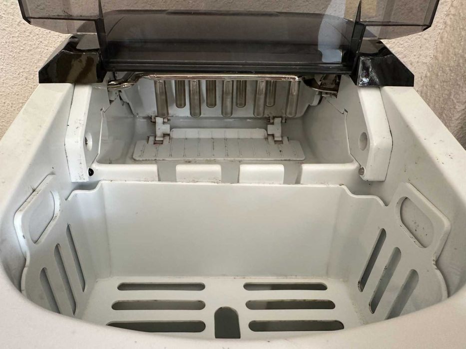 Машина за правене на лед