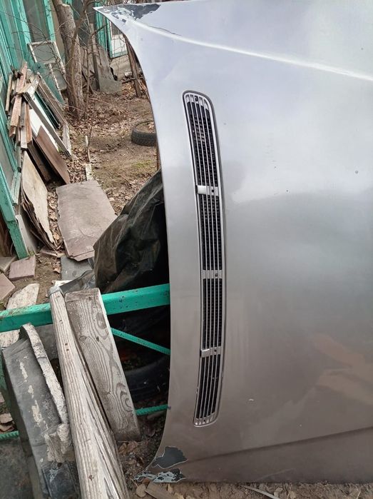 Продам капот от бмв 7