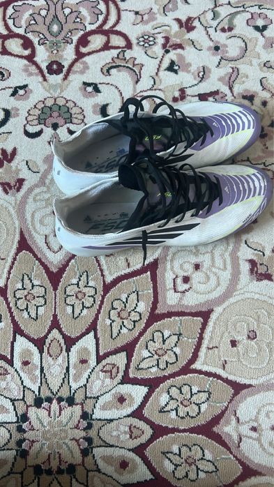 Продам кросовки для футбола