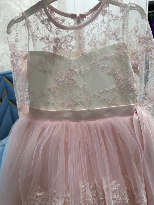 Платье детское  нарядное