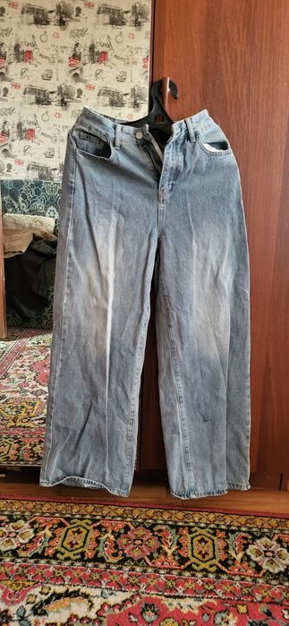 Продам джинсы летние женские