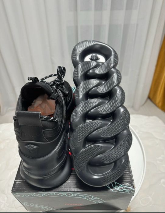 Versace Chain Reaction