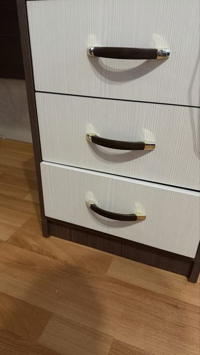 Стол письменный