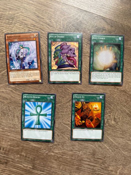 Yu-Gi-Oh! Карти Blue-Eyes White Dragon Deck – колекционерски комплект