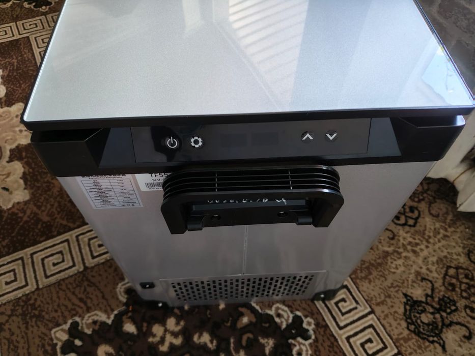 Автохолодильник 12,24,220v