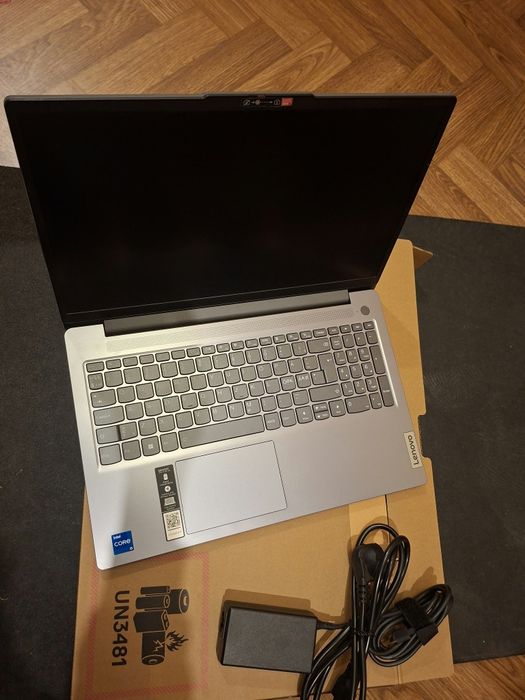 Lenovo Ideapad Slim 3, 15.6"Fhd , i5 12450H, 16Gb, SSD512