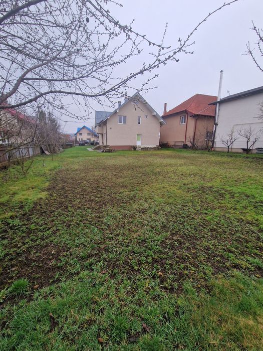 Vand casa cu teren 10 ari rândul 1 pe sens unic inainte de rar Scheia
