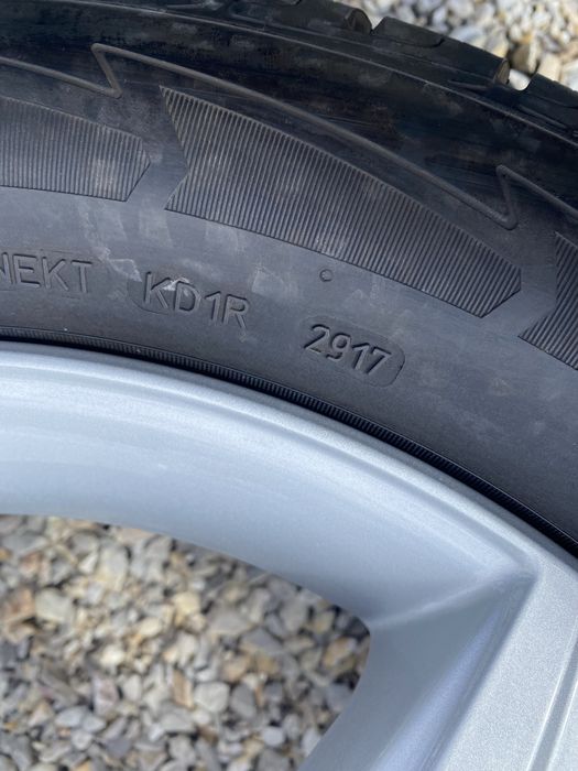 215/60/17 Гудиар Зимни