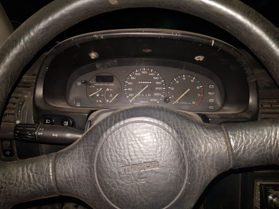 Mazda 323f 1992 г.в. автомат