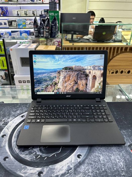 Notebook sotiladi Acer laptop