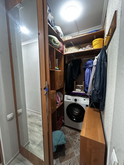 Продам 1 комнатную , центр, скгу