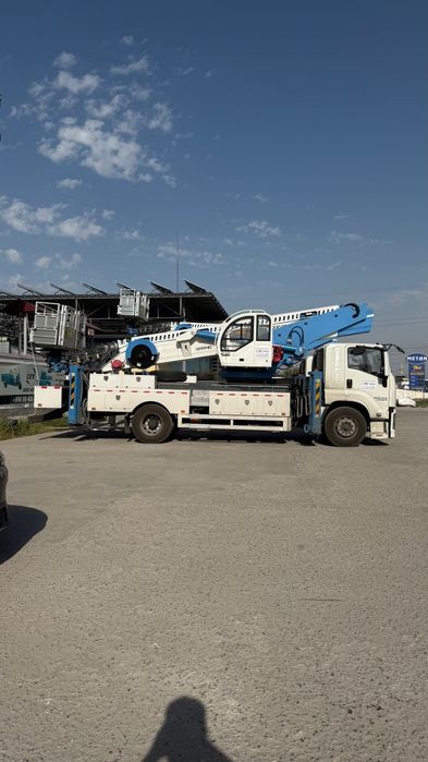 Автовышка AVTOVISHKA ISUZU 45 metrlik