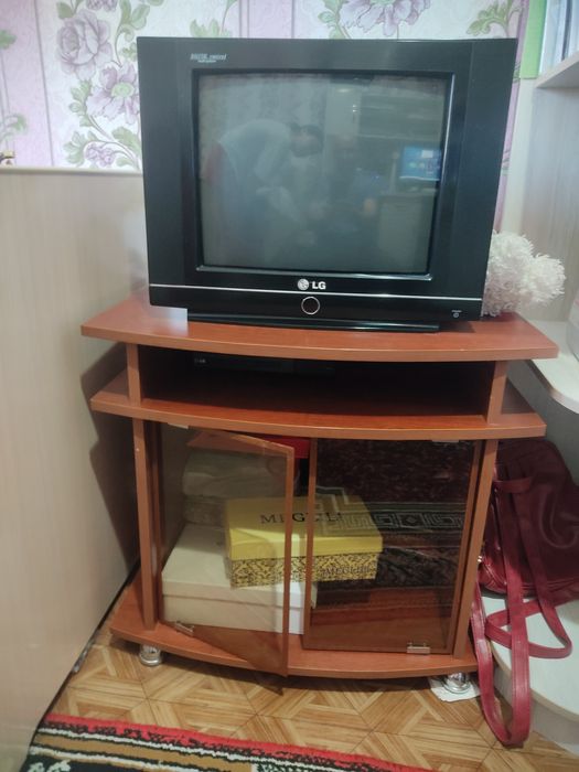 Продаю телевизор LG