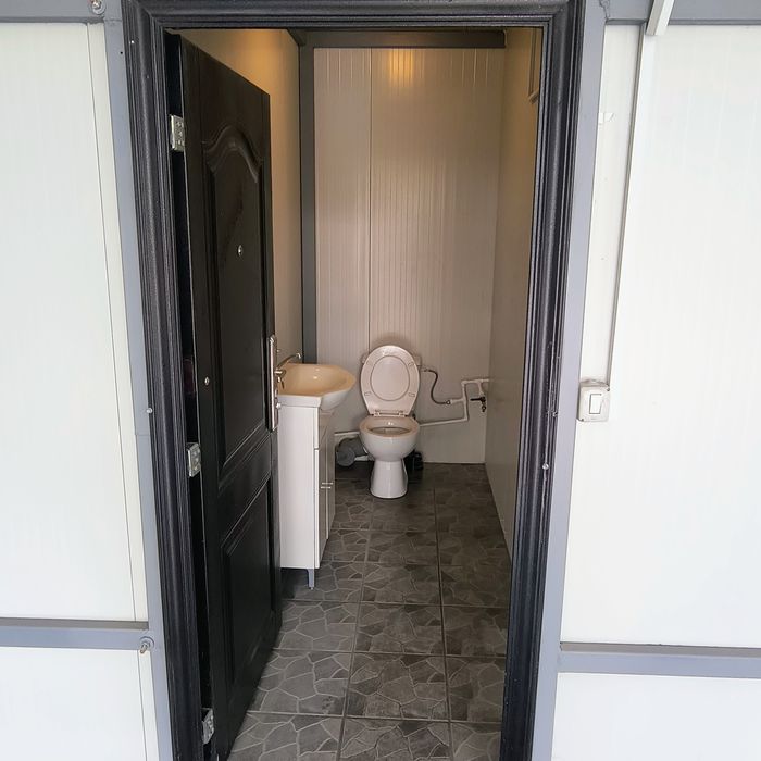 Închiriez hală  150mp la intrare în comuna Breasta