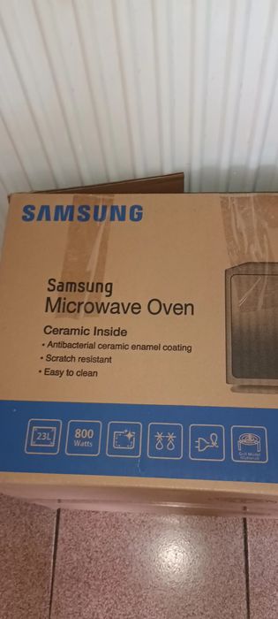 Cuptor microunde cu grill 800 Watts