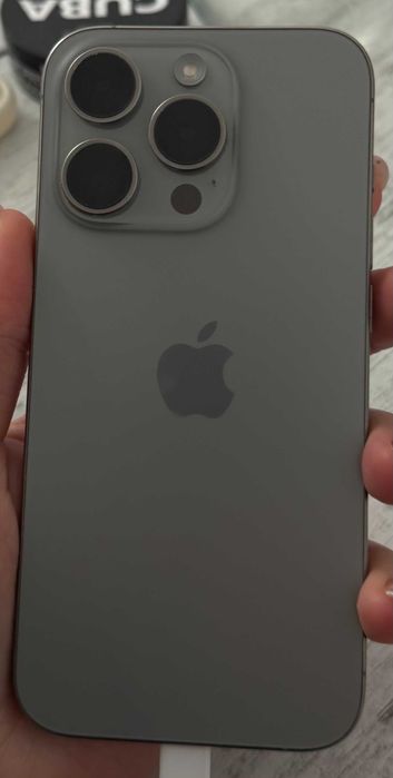 iPhone 15 Pro 256GB Natural Titanium – cutie, stare foarte bună