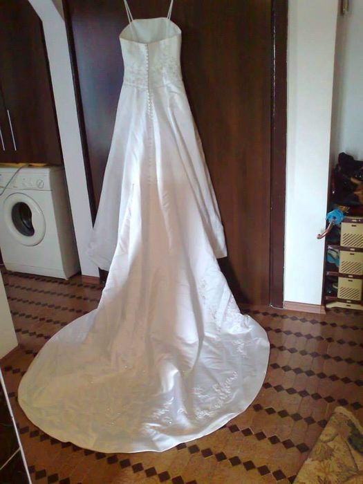 Rochie mireasa cu trena