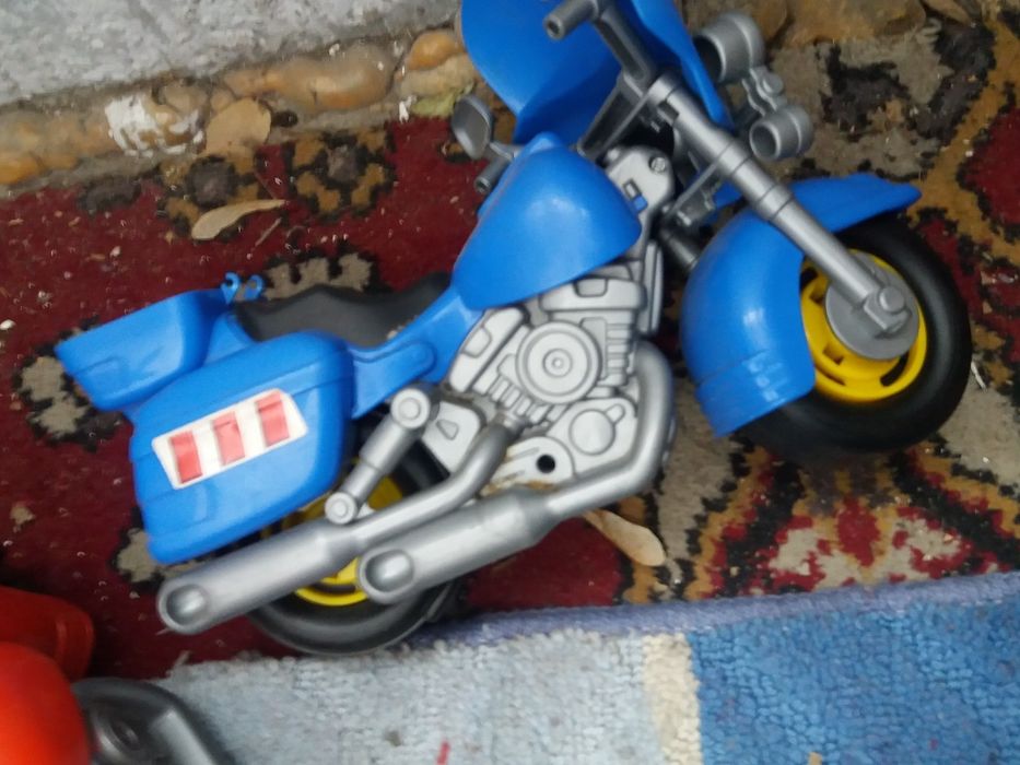 Продам  игрушки разные