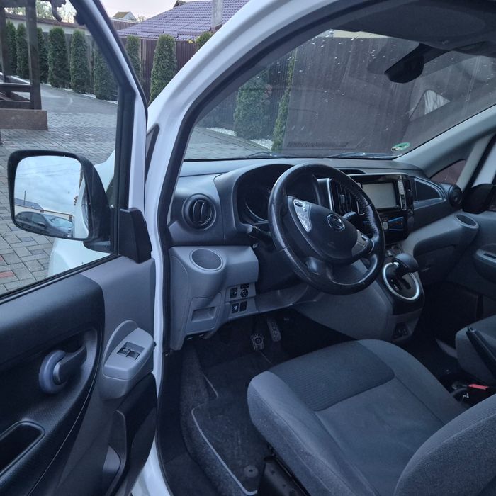 De vanzare Nissan e-NV200 electric