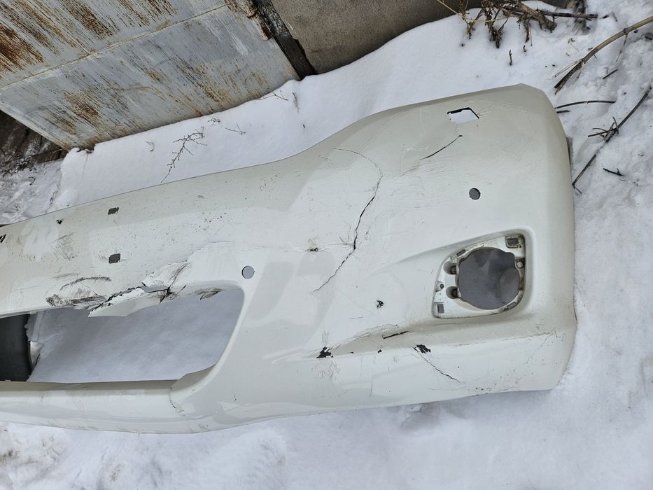 Бампер передний Toyota Venza 2014 под ремонт