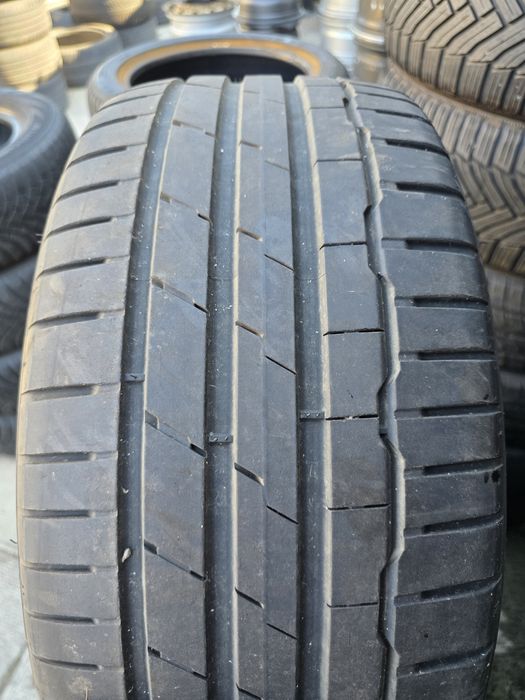 Единични гуми с размер 225 40 18