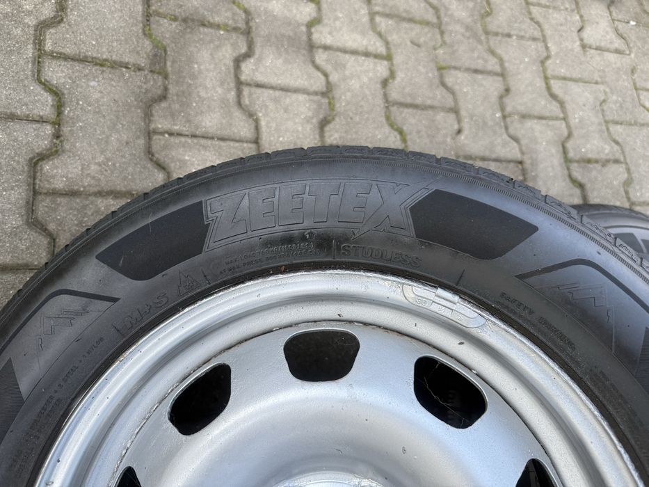 Anvelope M & S  cu jante Dacia Duster