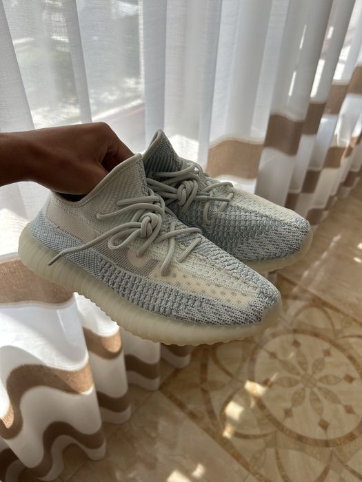 Yeezy Boost 350 V2