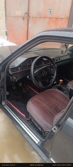 Продам. Mercedes Benz W124