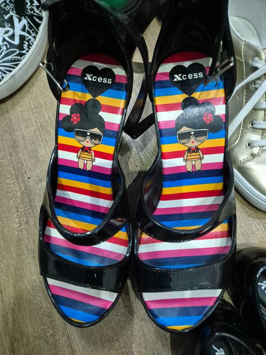 Обувки, летни, есенни, официални.