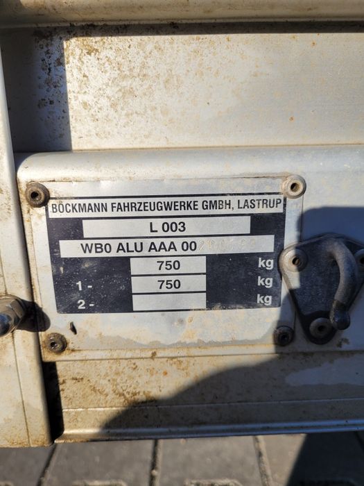 Vand remorcuta din poze