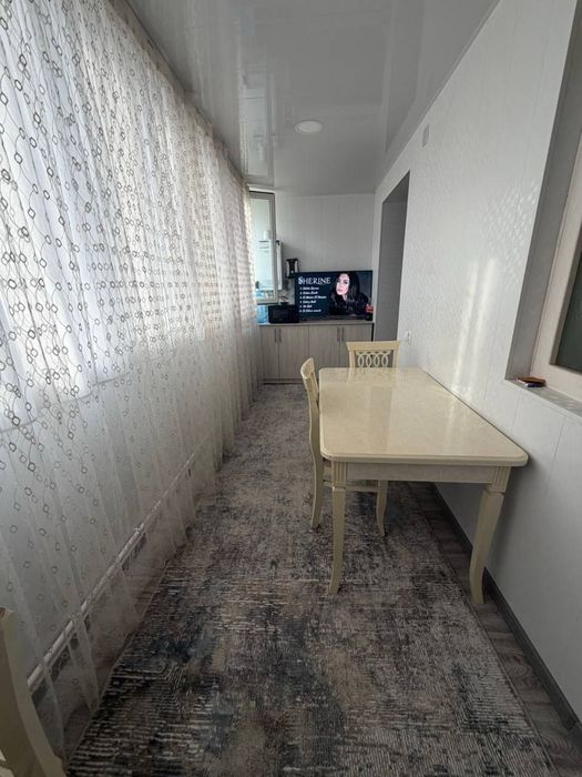 Продается 3 комн. квартира в Ангрене. 3 таж центр