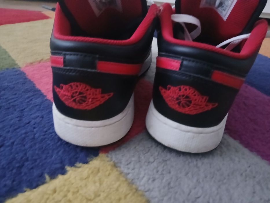 Jordan 1 black white red