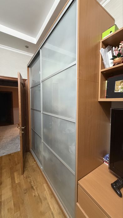 Стенка шкафы, и полки